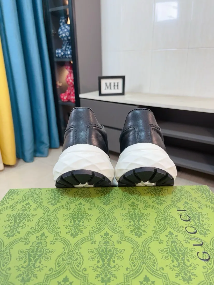 Men's shoes 💰520🌹🌹【GUCCI】pop-up casual sneakers with daddy outsole, breathable and comfortable, easy to walk, a versatile style for trendy men, upper with cowhide edge and outsole with 3D upper printing➕genuine leather lining➕Gucci's popular original outsole, sports and running style, super comfortable. Code number 38-44